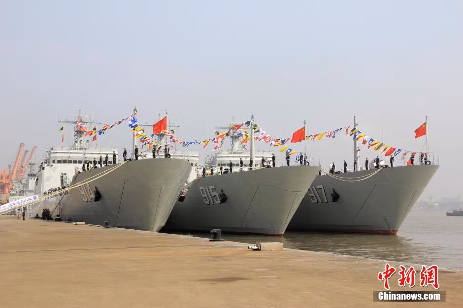 Ham doi Dong Hai co them ba tau do bo Type 072B-Hinh-3