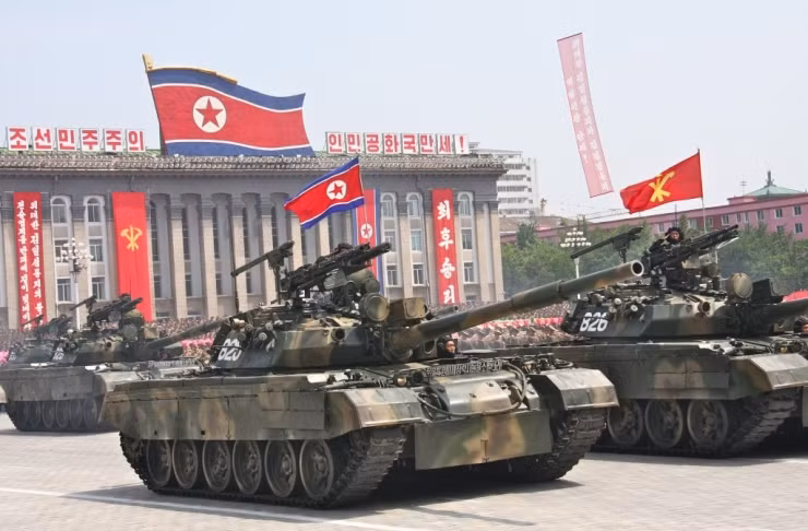 Động thái này của JSC là nhằm đối phó lực lượng tăng thiết giáp ngày càng đông đảo của Quân đội Triều Tiên. Số lượng xe tăng và xe bọc thép của Bình Nhưỡng đang tăng lên từng ngày từ năm 2005 với khoảng hơn 4.500 chiếc gấp đôi số lượng xe tăng Hàn Quốc đang có.