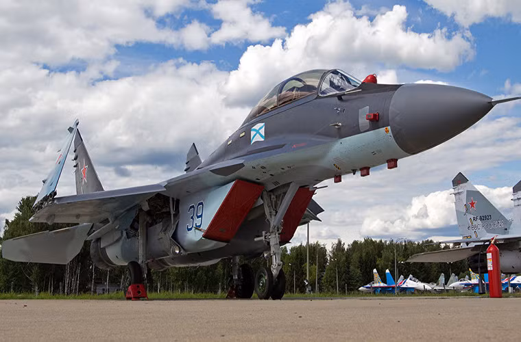 Hãng thông tấn Sputnik dẫn lời Bộ trưởng Quốc phòng Nga Sergey Shoigu cho hay, sẽ có hơn 20 chiếc tiêm kích hạm MiG-29K sẽ được Hải quân Nga đưa vào trang bị từ nay cho đến cuối năm nay.