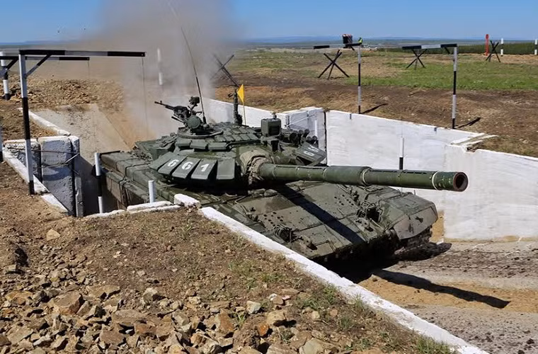 Sức mạnh hỏa lực T-72B3 không hề thua kém so với T-90 khi nó được trang bị pháo nòng trơn 2A46M-5 125mm với cùng hệ thống nạp đạn tự động mới, và cả khả năng phóng tên lửa chống tăng qua nòng pháo chính.