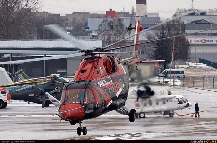 Được biết, trong giai đoạn phát triển ban đầu trực thăng Mi-38 sử dụng mẫu động cơ TV3-117 do Ukraine chế tạo nhưng sau cuộc khủng hoảng Ukraine việc cung cấp mẫu động cơ này cho Nga bị hủy bỏ do các lệnh cấm vận vũ khí từ Kiev.