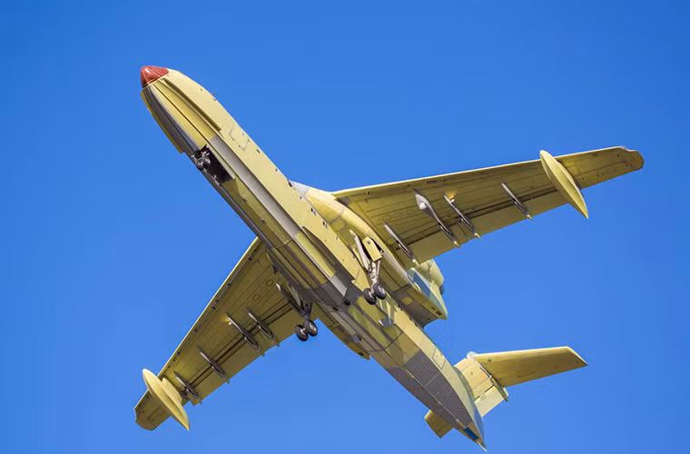 Hiện tại Beriev đang có kế hoạch nâng cấp dây chuyền sản xuất Be-200 lên bốn chiếc mỗi năm vào năm 2017 và tăng dần theo chu kỳ năm năm hướng tới mục tiêu mỗi năm cho ra ít nhất 8 chiếc Be-200 với các biến thể khác nhau.