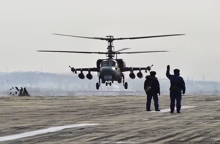 Trực thăng tấn công Ka-52 là một trong những trực thăng vũ trang tiên tiến nhất của Không quân Nga hiện nay. Nga cũng là một trong số ít quốc gia đang đưa vào biên chế song song hai dòng trực thăng tấn công khác nhau là Ka-52 và Mi-28N. Ngoài biến thể dành cho Không quân Nga, Ka-52 còn được phát triển thành biến thể Ka-52K dành cho hải quân nước này với khả năng hoạt động trên các tàu sân bay hoặc tàu đổ bộ cỡ lớn.
