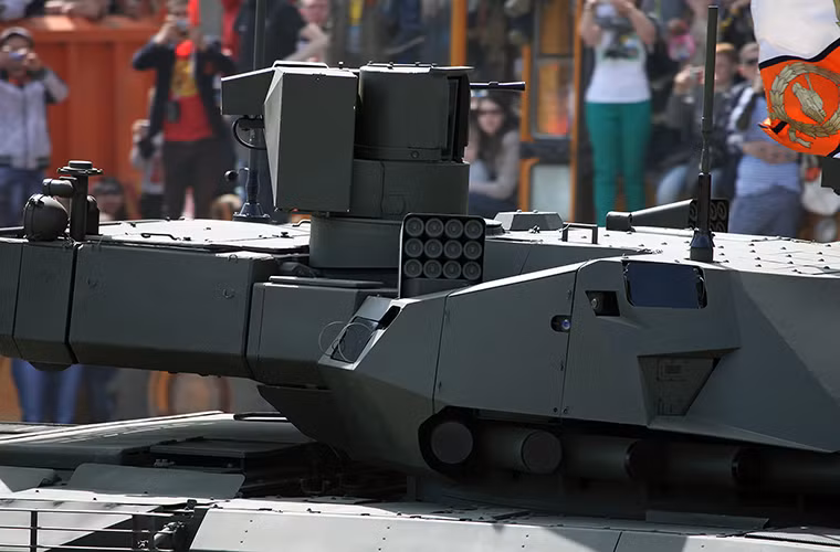 Theo một vài chỉ số kết quả thử nghiệm trên bãi thử, xe tăng T-14 Armata của Nga đã vượt quá các yêu cầu kỹ thuật đối với thiết bị, tổng giám đốc "Uralvagonzavod" Oleg Siyenko cho biết.
