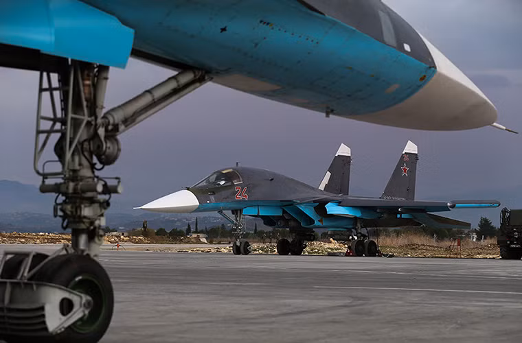 Tại căn cứ không Hmeymim những chiếc Su-34 được xem là ngôi sao sáng của Không quân Nga tại đây, với khả năng tác chiến trên không tuyệt vời cho dù đây là lần đầu tiên chúng đượ tham chiến tại một cuộc chiến thực sự.