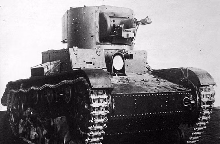 Về thiết kế, xe tăng không người lái TT-26 sử dụng lại nền tảng khung gầm của T-26. Tuy nhiên hệ thống vũ khí của nó được thay đổi do pháo 45mm trên T-26 không thể điều khiển từ xa được, thay vào đó nó được trang bị một súng máy Degtyaryov cùng một súng phun lửa.