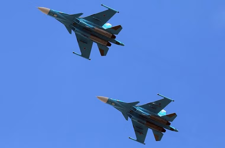 Tính tới đầu năm 2016, Không quân Nga đã đưa vào trang bị 80 chiếc Su-34 bao gồm cả dành cho huấn luyện, trong đó căn cứ không quân Morozovsky là nơi duy trì số lượng Su-34 lớn nhất của Nga với 36 chiếc.