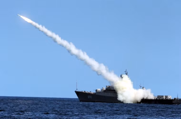 Tiểu hạm đội Caspian hiện có hai chiếc Gepard: Tatarstan (trang bị 8 tên lửa hành trình Uran) và Dagestan (trang bị 8 tên lửa hành trình Kalibr, có thể mang tên lửa hải đối đất 3M-14 Kalibr).