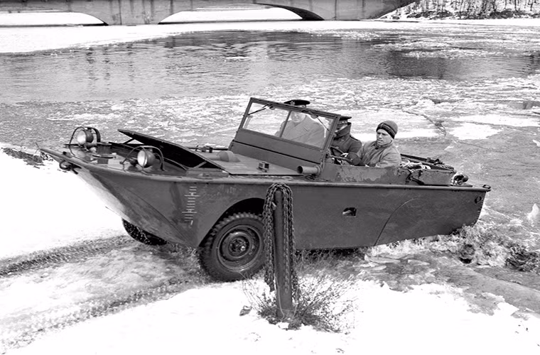 Ford cũng là công ty duy nhất được Quân đội Mỹ giao cho việc phát triển một biến thể lội nước của Ford GP. Nó có tên là Ford GPA với hơn 13.000 chiếc được chế tạo, tuy nhiên trong quá trình sử dụng Ford GPA lại bị đánh giá là hoạt động kém hiệu quả trong môi trường nước.