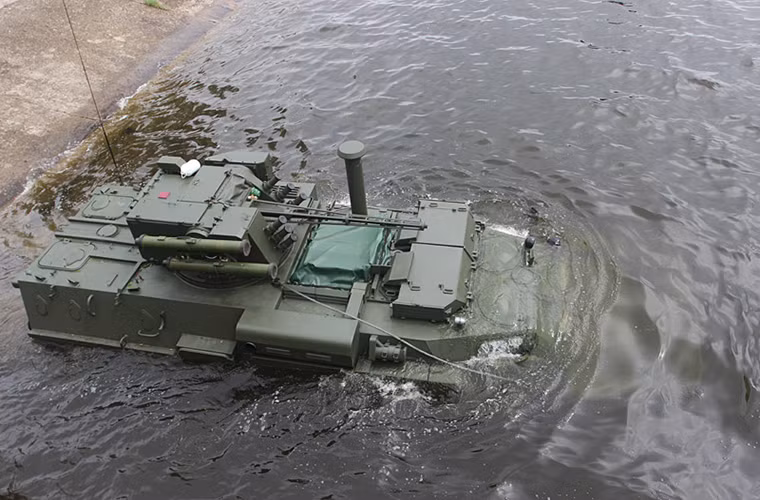 Theo tờ MI, Ukraine vừa cho ra mắt biến thể mới nhất của dòng xe bọc thép chở quân BTR-4M có tên mã là B1370.