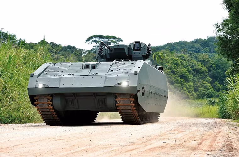 AFV được phát triển dựa trên sự hợp tác giữa Cơ quan phát triển khoa học và công nghệ quốc phòng Singapore (DSTA) và công ty Singapore Technologies (ST) vào đầu những năm 2000. ST cũng khá nổi tiếng với mẫu xe chiến đấu bộ binh Bionix II và nó cũng được phát triển cho Quân đội Singapore.
