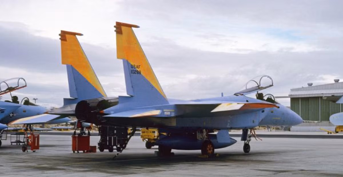 F-15A-4 (c/n 71-0288): Bay lần đầu tiên vào ngày 20 tháng 10 năm 1973 và được sử dụng để kiểm tra khản năng tích hợp giữa máy bay và động cơ, sau này được sử dụng bởi McDonnell Douglas như một máy bay thử nghiệm trong năm 1990.