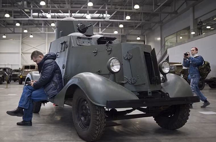 Hàng hiếm như ô tô bọc thép FAI-M cũng được trưng bày tại Motors of War. Nguồn ảnh: Sputnik News