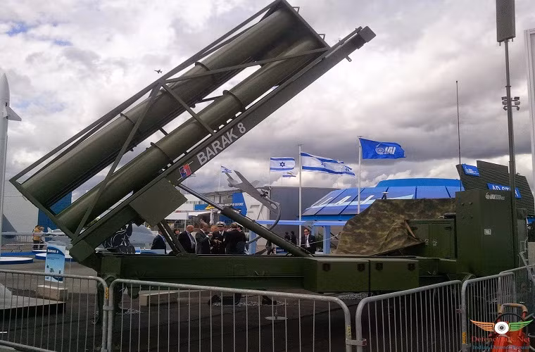 Quá trình nâng cấp hệ thống tên lửa phòng không trên hạm Barak 8 trên các tàu hộ vệ Sa'ar 4.5 dự kiến sẽ được tiến hành ngay sau khi các tàu hộ vệ Sa'ar 5 của Hải quân Israel hoàn tất việc trang bị hệ thống tên lửa phòng không trên hạm này. Trước đó tàu hộ vệ INS Lahav thuộc lớp Sa'ar 5 của Israel cũng đã phóng thử nghiệm thành công Barak 8 vào tháng 10 năm ngoái.
