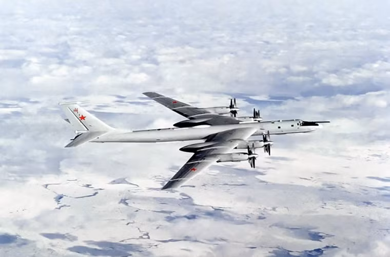 Các phương án nâng cấp Tu-142MR đã được Bộ Quốc phòng Nga thông qua, quá trình này sẽ sớm được bắt đầu tại nhà máy sửa chữa máy bay của Beriev tại thành phố Taganrog. Tên mã mới dành cho Tu-142MR sẽ là Tu-142MRM. Ngoài việc được trang bị lại hệ thống trang thiết bị điện tử mới Tu-142MRM còn được tích hợp thêm hệ thống ăng-ten mở rộng được bố trí dọc thân máy bay giúp tăng khả năng liên lạc với các tàu ngầm dưới đáy biển.