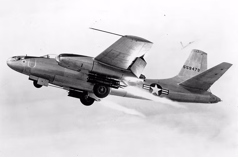 Với dự án đầu tiên mang tên NA-130 do North American phát triển, tuy nhiên sau chiến tranh dự án này dần đi vào quên lãng trước khi được tái khởi động lại do mối quan hệ căng thẳng giữa Mỹ và Liên Xô.
