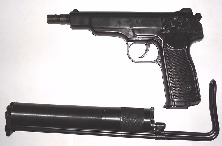 Được phát triển vào cuối những năm 1960 và đôi khi còn được gọi APSB, súng ngắn APB thực chất là một biến thể cải tiến của mẫu súng ngắn tự động Stechkin cũng do Liên Xô chế tạo vào đầu những năm 1950. Với thiết kế không thay đổi nhiều lắm so với Stechkin, nhưng APB vẫn đảm bảo khả năng hoạt động trong các nhiệm vụ đặc biệt của KGB và nó là thứ vũ khí tuyệt vời trong cận chiến.