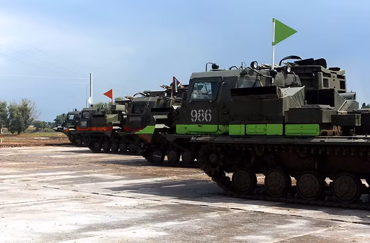 Máy đào hào MDK-3 được Quân đội Liên Xô phát triển để thay thế dòng MDK-2 đã lỗi thời, với khả năng đào các đường hào rộng hơn 3.7m và sâu 3.5m hiệu suất hoạt động của nó là hơn 600 mét khối giờ. Nguồn ảnh: Bộ Quốc phòng Nga