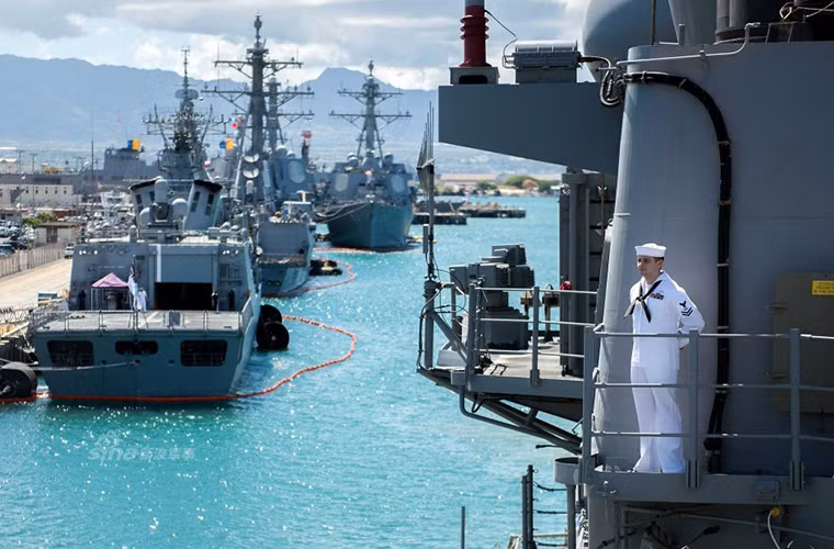 Chủ đề chính của RIMPAC-2016 là “Khả năng, thích ứng và đối tác” với các hoạt động bên lề như diễn tập hổ trợ cứu nạn thiên tai, bảo vệ kiểm soát an ninh hàng hải, tác chiến trên biển. Đối với tập trận hải quân sẽ bao gồm diễn tập đổ bộ, diễn tập bắn đạn thật, tác chiến chống ngầm, tác chiến phòng không trên hạm và chống cướp biển.