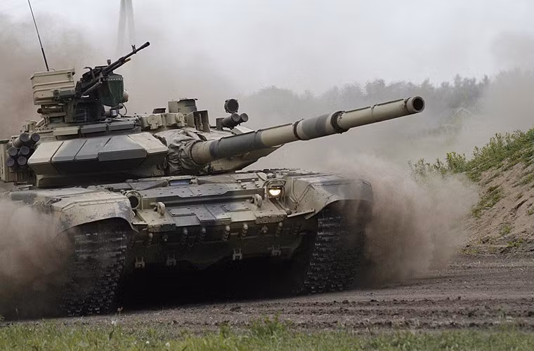 Nếu tham gia cuộc đua xe tăng Tank Biathlon do Nga đề xướng được tổ chức hàng năm, Việt Nam sẽ có cơ hội nhận phần thưởng là siêu xe tăng T-90S mới cứng do hãng Uralvagonzavod sản xuất. Quà tặng “khủng” tới như vậy là điều hoàn toàn có thật ở Tank Biathlon.