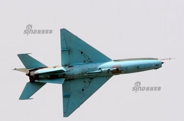Từ năm 1965-2013 Trung Quốc đã cho xuất xưởng hơn 2.100 chiếc J-7/F-7 với nhiều biến thể khác nhau và kiếm được hàng tỷ USD nhờ việc sao chép không bản quyền này.