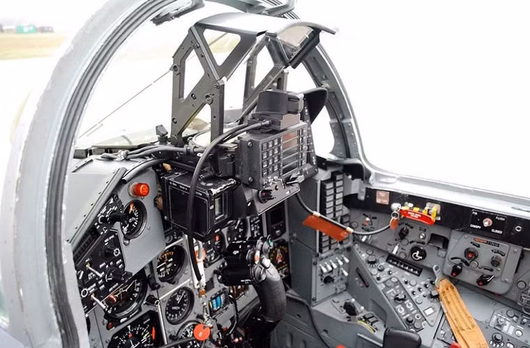 Bên trong buồng lái của một chiếc MiG-29 của Ba Lan với một số nâng cấp nhất định so với phiên bản MiG-29 do Liên Xô sản xuất.