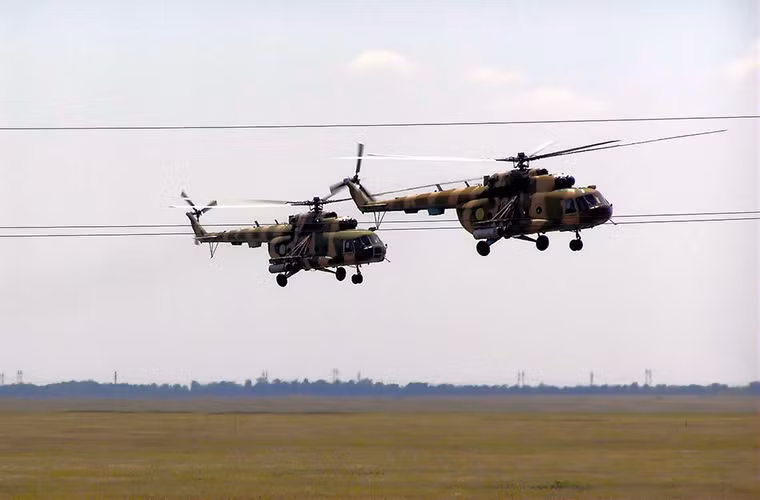 Kể từ khi xung đột nổ ra cho tới khi lệnh ngừng bắn thực thi, Không quân Ukraine đã mất ít 8 chiếc Mi-8MT và Mi-17 do bị bắn hạ. Trong khi đó con số này đối với trực thăng tấn công Mi-24 lên đến 16 chiếc. Đây là tổn thất rất nặng nề đối với Không quân Ukraine vốn từ lâu không được trang bị bất cứ trực thăng mới nào.