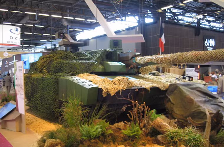 Hiện tại gói nâng cấp “Scorpion” dành cho xe tăng Leclerc vẫn đang trong quá trình phát triển ban đầu với nguyên mẫu đầu tiên sẽ được đưa vào thử nghiệm trong năm 2018. “Scorpion” sẽ tập trung chủ yếu vào việc nâng cấp hệ thống giáp bảo vệ của Leclerc đi cùng với đó là bổ sung hệ thống điện tử mới và cải thiện sức mạnh hỏa lực.