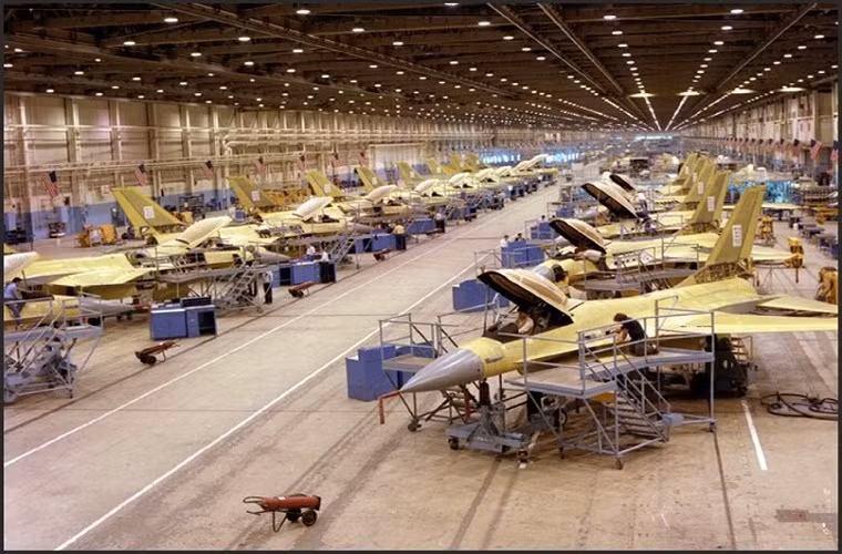 Sau chiến tranh B-24 được nghỉ hưu, Fort Worth bắt đầu chuyển sang sản xuất các dòng máy bay quân sự tiếp theo của Quân đội Mỹ từ những chiếc máy bay ném bom chiến lược B-36 Peacemakers, F-111 Aardvark, cho đến mẫu tiêm kích hạng nhẹ đa năng F-16 Fighting Falcon. Tất cả những chiếc máy bay này đều thành công với tổng số hơn 10.000 chiếc được Fort Worth sản xuất và lắp ráp.