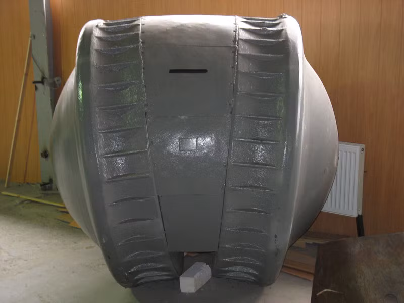  Xe tăng hình cầu: Kugelpanzer là một chiếc xe tăng trinh sát quái dị do Đức quốc xã chế tạo. Nó được trang bị một động cơ hai thì và có thể chở theo một người đàn ông. Tuy nhiên, giá trị sử dụng của chiếc xe kỳ dị này thực sự là một câu hỏi lớn.