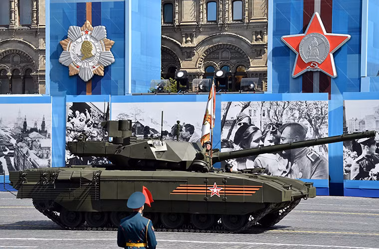 Uralvagonzavod cũng dự định dựa trên nền tảng "Armata" sẽ phát triển một mẫu xe hỗ trợ chiến đấu mới có tên "Terminator-3", tương tự như những người tiền nhiệm là "Terminator 1" và "Terminator 2" được xây dựng dựa trên nền tảng khung gầm của xe tăng chiến đấu chủ lực T-72. Nguồn ảnh: Sputnik