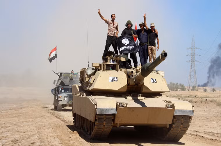Bên cạnh các đơn vị ISOF, Quân đội Iraq còn điều động cả Lữ đoàn thiết giáp số 9 tham gia chiến dịch giải phóng Mosul với trang bị chính là dòng xe tăng chiến đấu chủ lực M1A1 cùng với đó là các đơn vị pháo tự hành M109 thuộc Sư đoàn tăng thiết giáp số 9.