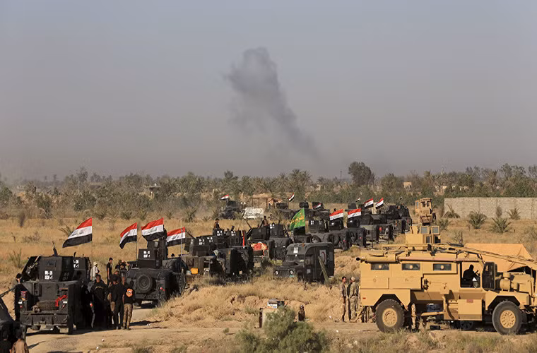 Cũng trong đoạn video được Bộ Quốc phòng Iraq công bố trong đoàn xe cơ giới của Quân đội Iraq tiến về Al-Qayyarah cũng xuất hiện nhiều dòng xe bọc thép kháng mìn khác cùng với đó là những chiếc xe bọc thép Humvee cải tiến với sơn ngụy trang màu đen đặc trưng.