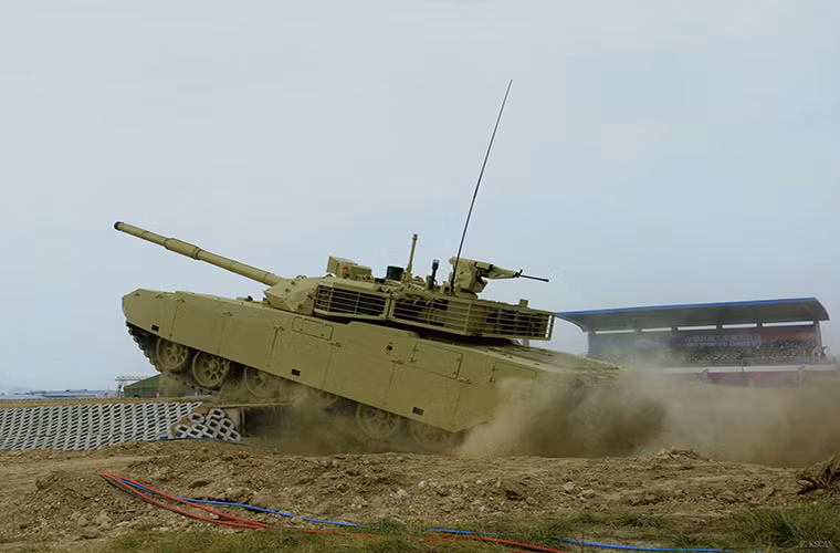 Xe tăng MBT-3000 được NORINCO phát triển từ năm 2009, đến năm 2014 nó được đưa vào sản xuất thử nghiệm và giới thiệu trước công chúng, tuy nhiên mẫu xe tăng này chỉ dành cho thị trường xuất khẩu và không được Quân đội Trung Quốc sử dụng.