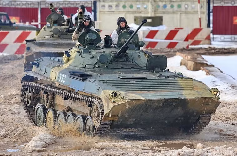 Sư đoàn thiết giáp Kantemirovskaya được giao nhiệm vụ chính là phòng thủ bảo vệ thủ đô Moscow trong mọi tình huống.