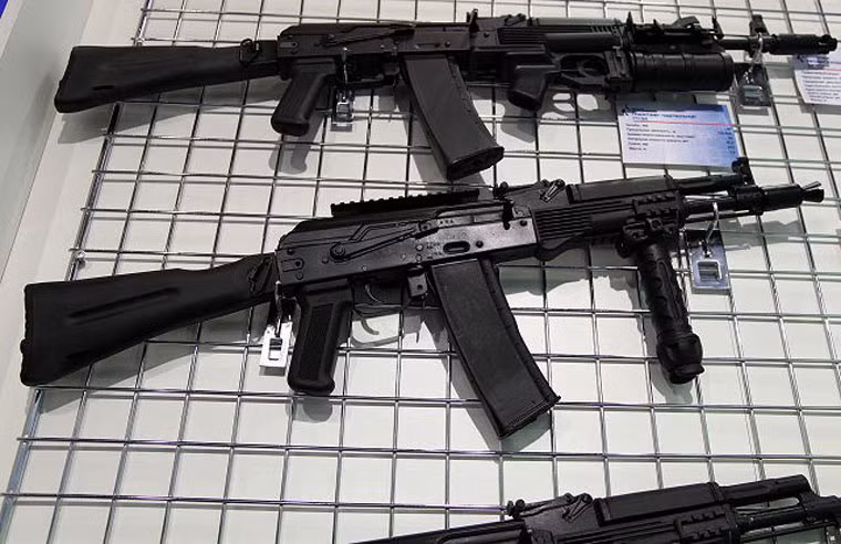 Sau thất bại ở Việt Nam, súng AK-100 sắp có khách mới Sau that bai o Viet Nam, sung AK-100 sap co khach moi