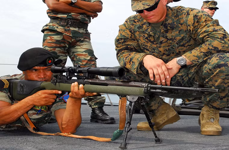 Tuy nhiên sau đó trong Chiến tranh Iraq vào năm 2003 Quân đội Mỹ bắt đầu sử dụng M21 với số lượng hạn chế và mẫu súng trường bắn tỉa này cũng được cải tiến để phù hợp hơn trong chiến tranh hiện đại.
