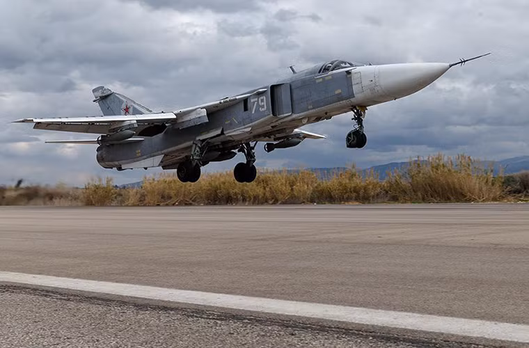 Trong ảnh là một chiếc máy bay ném bom Su-24M của Không quân Nga tại Syria và trong tương lai dòng máy bay chiến đấu này sẽ sớm được thay thế bởi những chiếc Su-34.