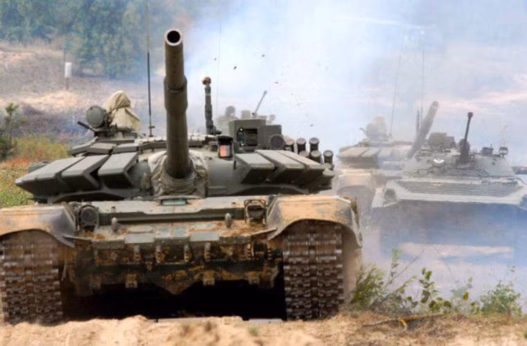 Những chiếc T-72B3 ban đầu được trang bị động cơ diesel V-84-1 nâng cấp có công suất lên tới 840 mã lực, nhưng sau đó Uralvagonzavod đã quyết định trang bị lại cho T-72B3 mẫu động cơ diesel V-92S2F có công suất lên đến 1.130 mã lực.