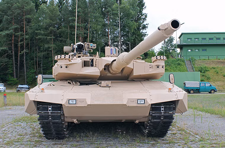 Theo Rheinmetall, pháo nòng trơn 130mm Rheinmetall L51 sẽ giúp định hình các chương trình phát triển xe tăng chiến đấu chủ lực thế hệ mới của Châu Âu, khi mà các mẫu xe tăng của Phương Tây đang dần trở nên hụt hơi trước sự phát triển vượt bậc của các dòng xe tăng tiến tiến do Nga phát triển điển hình là T-14 Armata hay thậm chỉ là cả T-90.