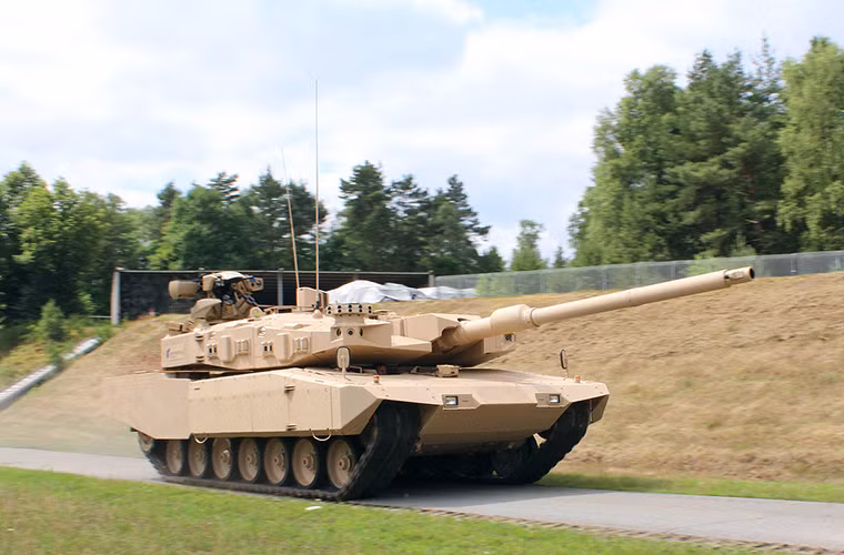 Điều này đồng nghĩa với việc Rheinmetall sẽ phải phát triển đạn pháo 130mm mới cho Rheinmetall L51 với hai mẫu đạn cơ bản là APFSDS và đạn nổ mạnh chống tăng. Nếu Rheinmetall L51 trở nên phổ biến thì sức ép nhu cầu đạn dược sẽ là rất lớn đối với Rheinmetall.