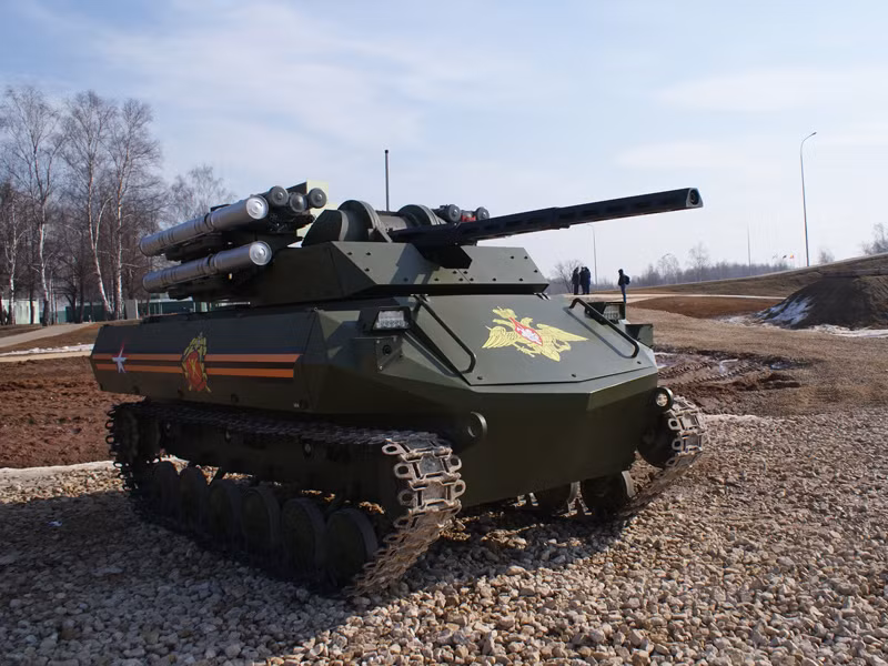 Robot Uran-9 Nga manh hon ca xe boc thep Stryker My