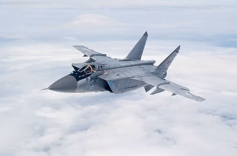 Hiện tại lực lượng Không quân Hải quân Nga có trong biên chế khoảng 30 chiếc MiG-31 và phần lớn trong số đó đều được biên chế cho Hạm đội Thái Bình Dương.