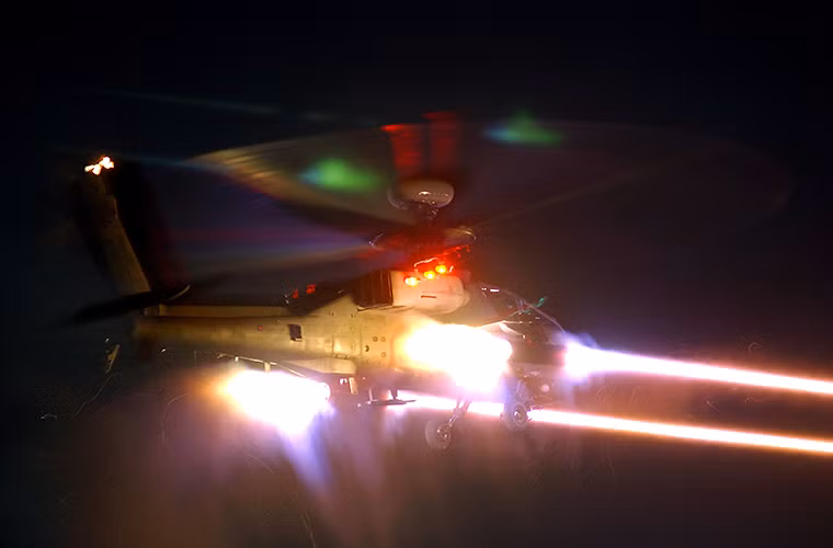 Tuy nhiên, theo tạp chí quân sự Jane’s, trực thăng AH-64 Apache có thể làm hơn thế khi nó được kết hợp với tên lửa không đối không Stinger - giúp Apache được cởi trói khỏi hạn chế cuối cùng của mình là không chiến.