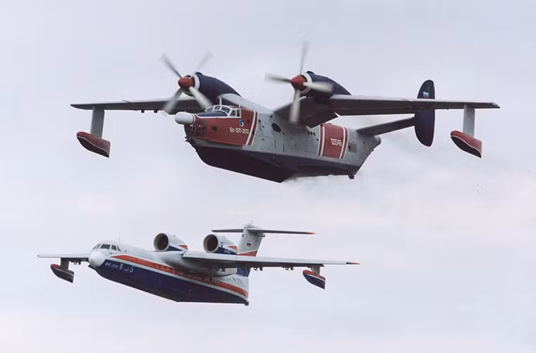 Tại triển lãm hàng không quốc tế Singapore Airshow 2016 đại diện của Indonesia đã lần đầu tiên khẳng định việc sẽ mua ít nhất 4 thủy phi cơ Be-200 từ Nga và hợp đồng này đã gần như hoàn tất. Được biết toàn bộ những chiếc Be-200 đều sẽ được Indonesia bàn giao cho lực lượng không quân nước này.