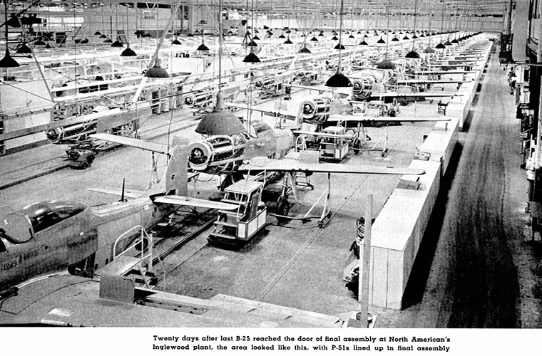 Dây chuyền lắp ráp P-51 của North American tại Inglewood, California và đã có hơn 15.000 chiếc P-51 được sản xuất chỉ trong gần 10 năm. Nguồn ảnh: War History Online