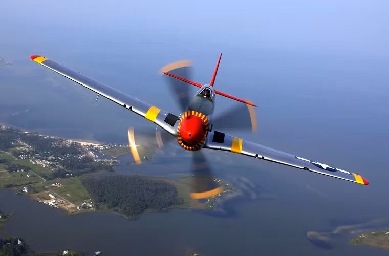 Nhân dịp kỷ niệm 75 năm kết thúc Chiến tranh Thế giới thứ II tạp chí War History Online vừa cho đăng tải bộ sưu tập ảnh khá đặc biệt về những chiếc tiêm kích P-51 Mustang - dòng chiến đấu cơ chủ lực của Không quân Mỹ từ Chiến tranh Thế giới thứ II cho đến tận Chiến tranh Triều Tiên. Nguồn ảnh: War History Online