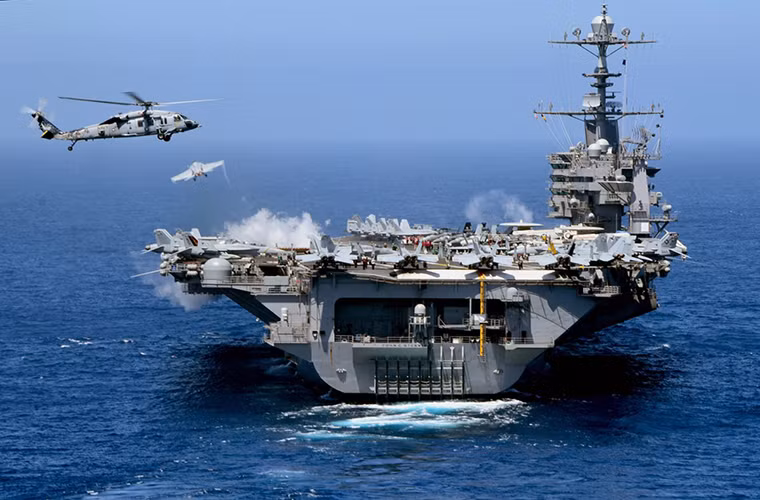 Tuy nhiên, để có thể đưa F-35C vào trang bị cần tốn khoảng thời gian khá dài và từ đây cho đến đó những chiếc F/A-18C/D vẫn đóng vai trò chủ đạo trên các tàu sân bay của Mỹ. Nguồn ảnh: Business Insider
