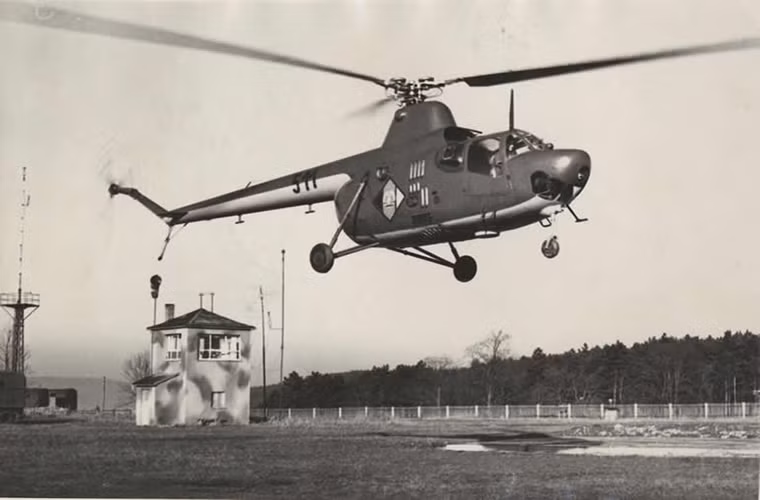 Ngoài khả năng chở khách, Mi-1 còn có thể được sử dụng để vận chuyển hàng hóa với trọng lượng tối đa hơn 250kg. Trong ảnh là một chiếc Mi-1 của Cộng hòa Dân chủ Đức.