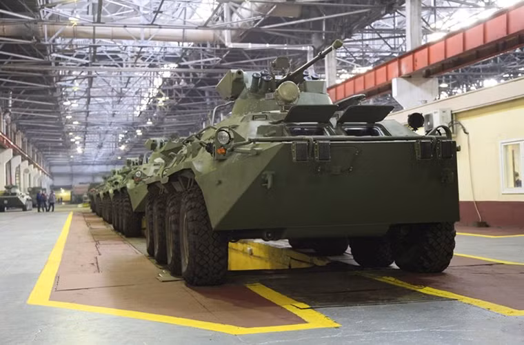 Trong khi đó nhà máy AMZ lại là một trong những nơi cung cấp số lượng xe bọc thép chở quân BTR-82A cho Quân đội Nga cũng như dành cho xuất khẩu.